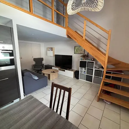 70 M2 Duplex For 6 Or 8 People Arâches